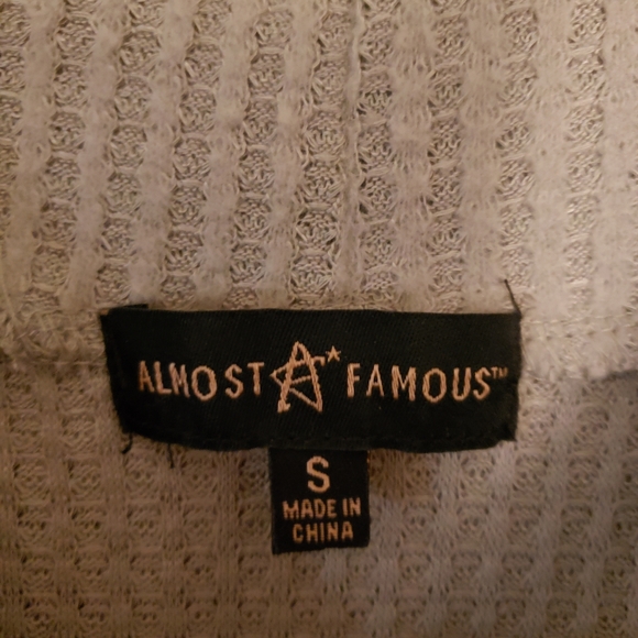 green small top - Picture 4 of 4